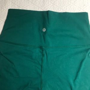 Lululemon Green Luon Wunder Under Pants Size 8